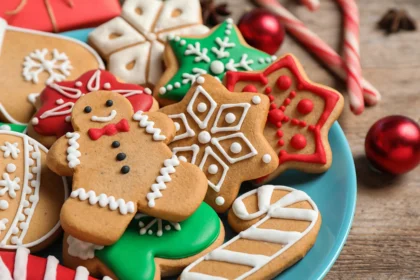 20 Cheap Christmas Decoration Ideas NZ: gingerbread christmas cookies | Swoosh Finance